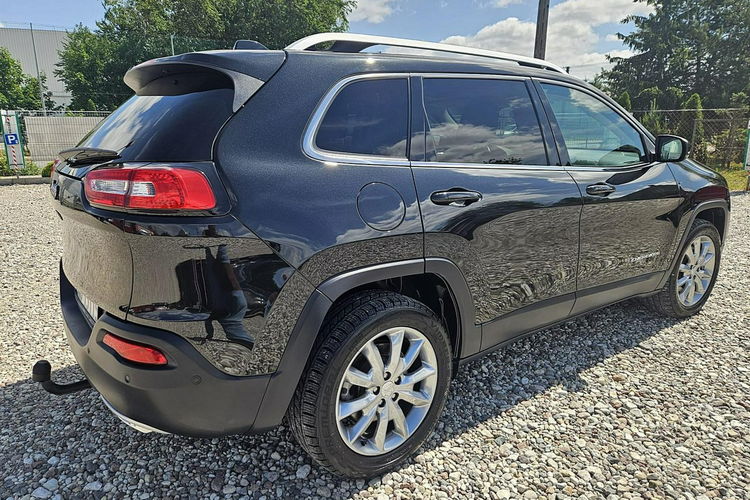 Jeep Cherokee 2.2 JTD 185 kM zdjęcie 2