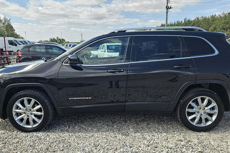 Jeep Cherokee 2.2 JTD 185 kM zdjęcie 20