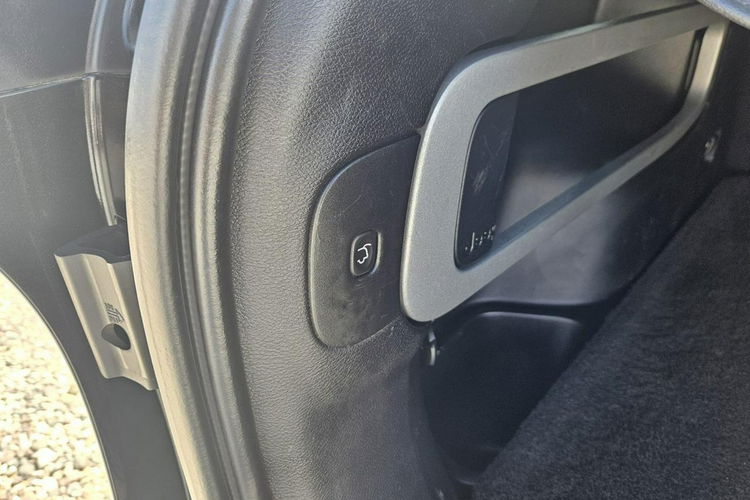 Jeep Cherokee 2.2 JTD 185 kM zdjęcie 27