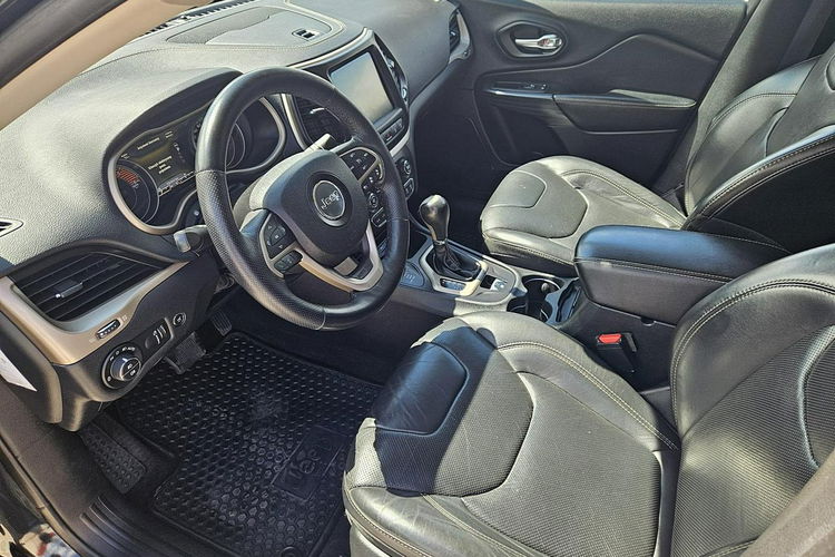 Jeep Cherokee 2.2 JTD 185 kM zdjęcie 6