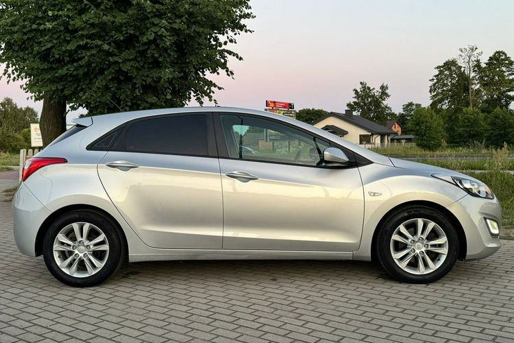 Hyundai i30 Niski Przebieg Gwarancja BDB stan zdjęcie 11