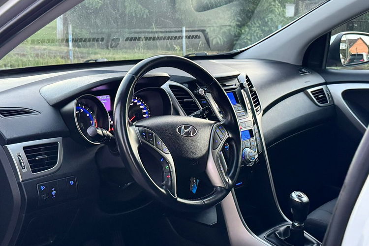 Hyundai i30 Niski Przebieg Gwarancja BDB stan zdjęcie 18