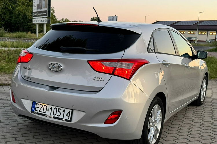 Hyundai i30 Niski Przebieg Gwarancja BDB stan zdjęcie 4