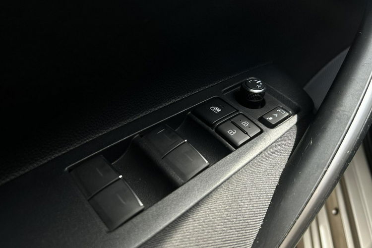 Toyota Corolla 1.6 VVTi 132KM COMFORT STYLE TECH, salon Polska, gwarancja zdjęcie 19