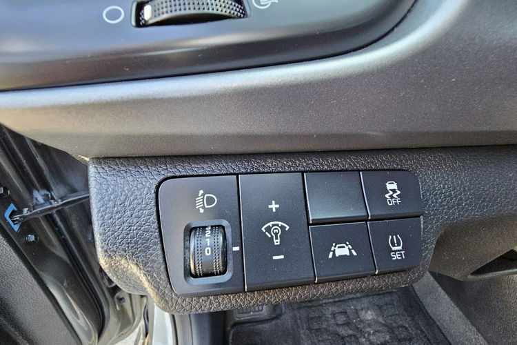 Kia Rio model 2018, grzana kierownica i fotele, asystent pasa, radar zdjęcie 22