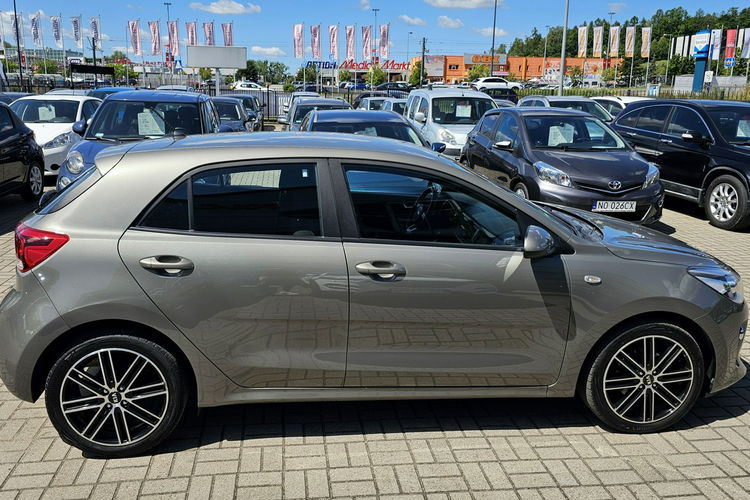 Kia Rio model 2018, grzana kierownica i fotele, asystent pasa, radar zdjęcie 4