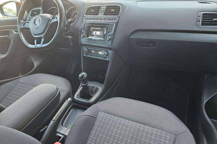 Volkswagen Polo Grzane fotele, tempomat, felgi 17 zdjęcie 25