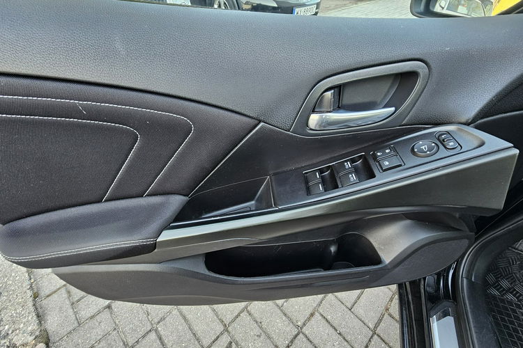 Honda Civic grzane fotele, model 2016, wersja elegance zdjęcie 25