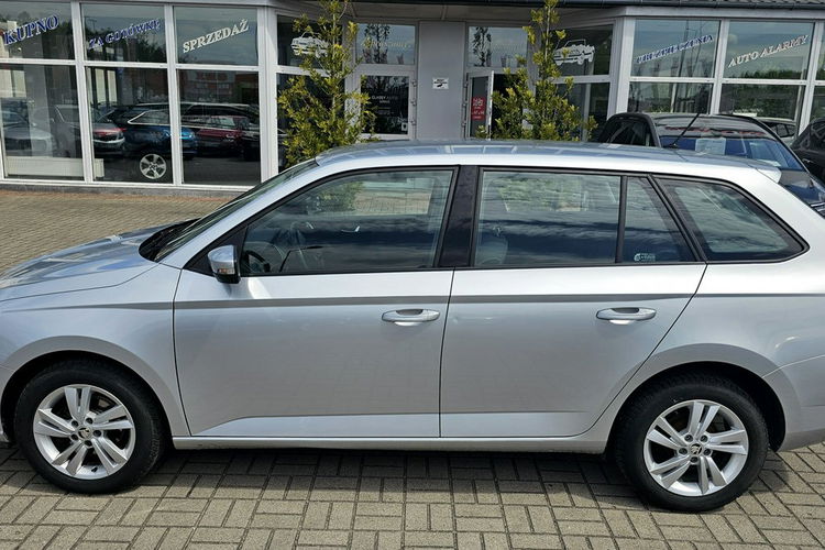 Skoda Fabia kamera, led , alufelgi , tempomat , serwis zdjęcie 5