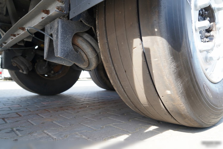 Schmitz FIRANKA STANDARD / OŚ PODNOSZONA/ OSIE zdjęcie 21