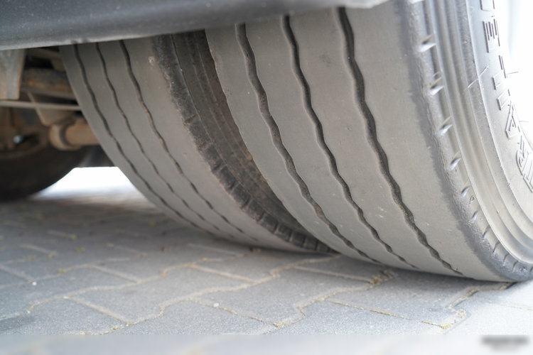 DAF XF 480 / KLIMATYZACJA POSTOJOWA /  ZESTAW TANDEM / 120 M3 / PRZEJAZDOWY / Wecon / 2019 / PO KONTRAKCIE SERWISOWYM zdjęcie 34