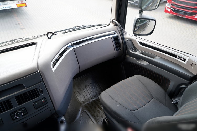 DAF XF 480 / KLIMATYZACJA POSTOJOWA /  ZESTAW TANDEM / 120 M3 / PRZEJAZDOWY / Wecon / 2019 / PO KONTRAKCIE SERWISOWYM zdjęcie 44