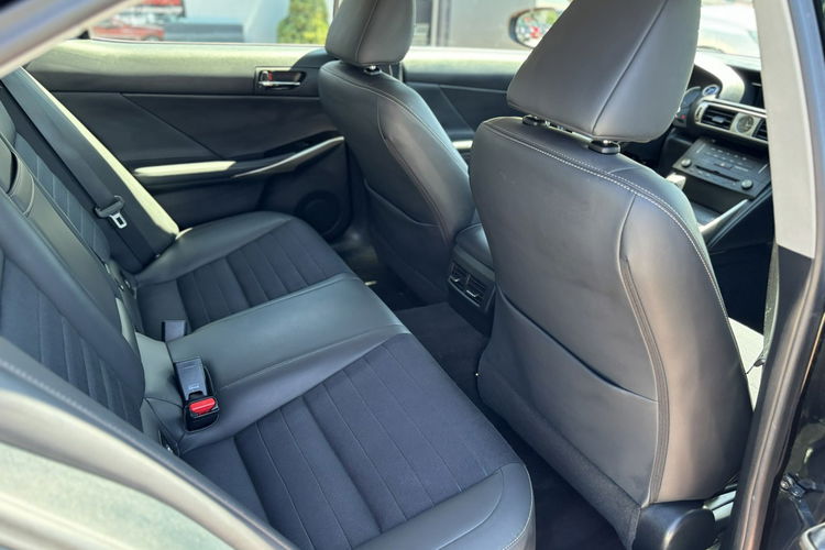 Lexus IS is300h, Stan bardzo dobry zdjęcie 23