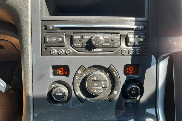 Peugeot 3008 1.6 BlueHDI 120 kM nawigacja, tempomat zdjęcie 15