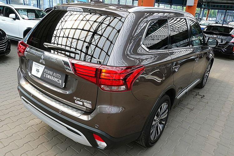 Mitsubishi Outlander 4x4 Automat Instyle LED+ACC+NAVI Gwarancja Iwł Kraj Bezwyp ASO FV23% 4x2 zdjęcie 8