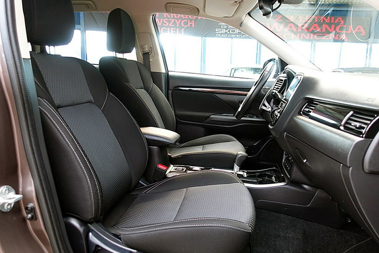 Mitsubishi Outlander 4x4 Automat Instyle LED+ACC+NAVI Gwarancja Iwł Kraj Bezwyp ASO FV23% 4x2 zdjęcie 9