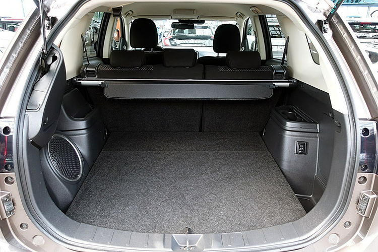 Mitsubishi Outlander 4x4 Automat Instyle LED+ACC+NAVI Gwarancja Iwł Kraj Bezwyp ASO FV23% 4x2 zdjęcie 13