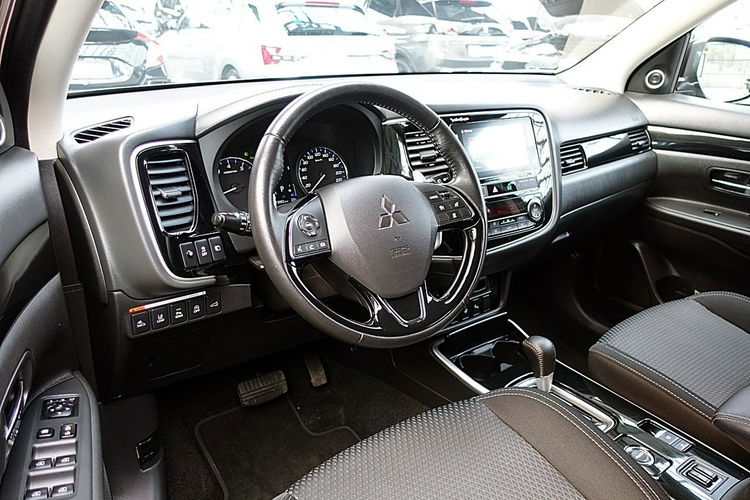 Mitsubishi Outlander 4x4 Automat Instyle LED+ACC+NAVI Gwarancja Iwł Kraj Bezwyp ASO FV23% 4x2 zdjęcie 15