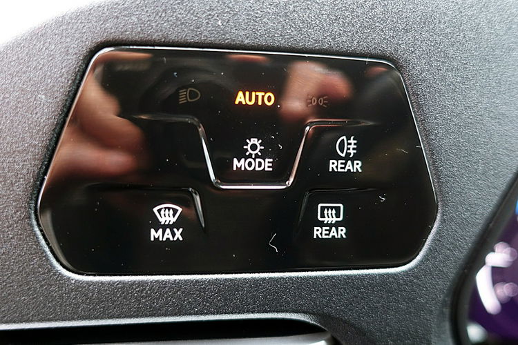 Volkswagen Caddy 7-Osób LONG AUTOMAT LED+Navi FABRYCZNA Gwarancja I-wł Kraj Bezwyp F23% 4x2 zdjęcie 17