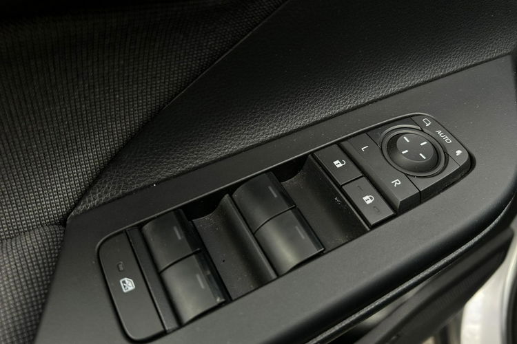 Toyota C-HR 1.8 HSD 140KM STYLE, salon Polska, gwarancja, FV23% zdjęcie 15