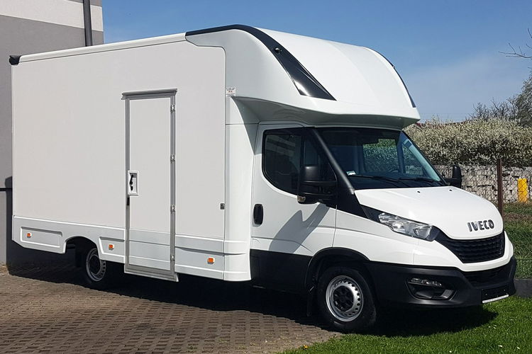 Iveco Daily KONTENER NISKOPODŁOGOWY 4.43x2.23x2.42 SKLEP BAR FOODTRUCK KAMPER AC zdjęcie 2
