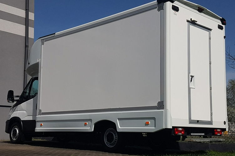Iveco Daily KONTENER NISKOPODŁOGOWY 4.43x2.23x2.42 SKLEP BAR FOODTRUCK KAMPER AC zdjęcie 28