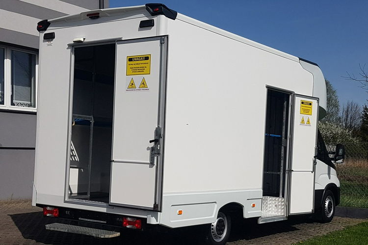 Iveco Daily KONTENER NISKOPODŁOGOWY 4.43x2.23x2.42 SKLEP BAR FOODTRUCK KAMPER AC zdjęcie 31