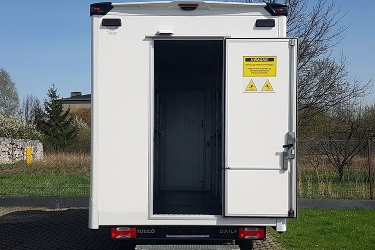 Iveco Daily KONTENER NISKOPODŁOGOWY 4.43x2.23x2.42 SKLEP BAR FOODTRUCK KAMPER AC zdjęcie 5