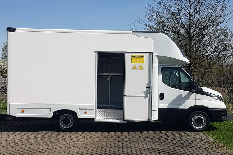 Iveco Daily KONTENER NISKOPODŁOGOWY 4.43x2.23x2.42 SKLEP BAR FOODTRUCK KAMPER AC zdjęcie 35