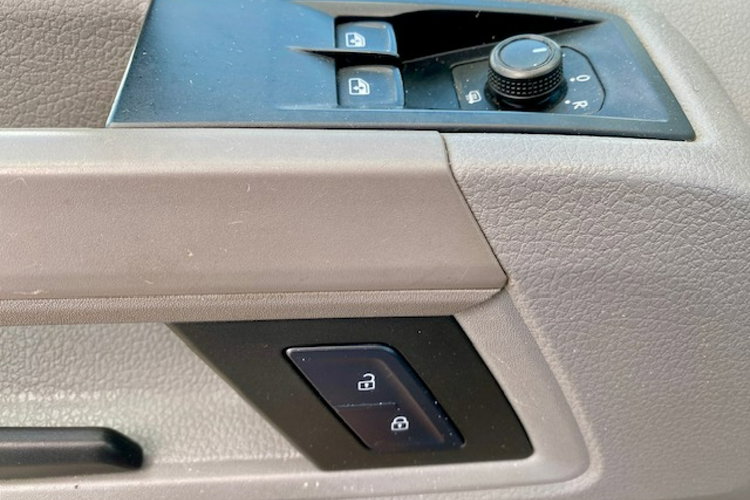 Volkswagen Crafter SALON PL / CHŁODNIA 0st.C / CARRIER / 10 Euro Palet / GWARANCJA zdjęcie 15