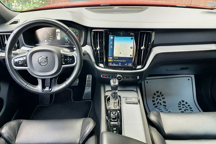 Volvo S60 T4 R-Design, Salon PL, serwis ASO, Bezwypadkowy , Navi, AT, kamera zdjęcie 20
