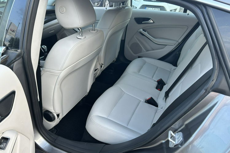 Mercedes CLA 200 zdjęcie 10