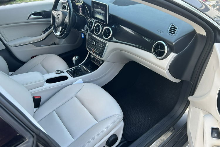 Mercedes CLA 200 zdjęcie 15