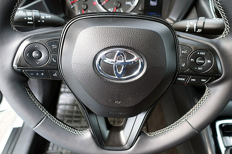 Toyota Corolla 1.6 16V 132km Led+ACC+PCS+RSA 3LataGWARANCJA 1wł Kraj Bezwypadkwy F23% 4x2 zdjęcie 17