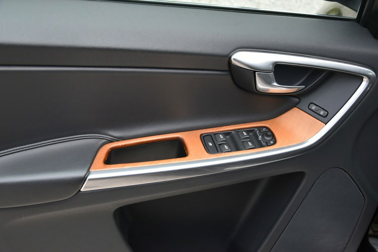 Volvo XC 60 Inscription AWD 2.4D4 190KM Automat 2016r. Salon Virtual BiX NAVi LED zdjęcie 21