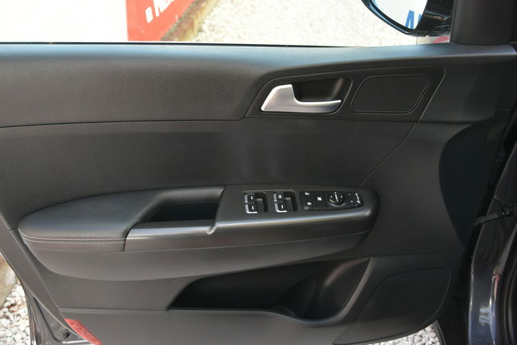 Kia Sportage 1.7CRDi 141KM Automat 2018r. NAVi pdc Kamera niski przebieg 65tkm zdjęcie 19