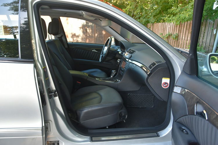 Mercedes E 280 Avantgarde E 280CDi 190KM 2006r. Xenon Skóra NAV niski przebieg 109tkm zdjęcie 12