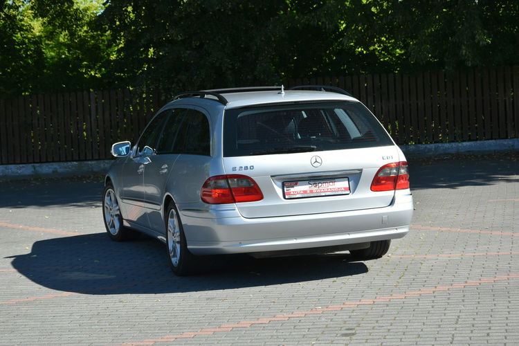 Mercedes E 280 Avantgarde E 280CDi 190KM 2006r. Xenon Skóra NAV niski przebieg 109tkm zdjęcie 22
