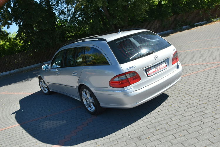 Mercedes E 280 Avantgarde E 280CDi 190KM 2006r. Xenon Skóra NAV niski przebieg 109tkm zdjęcie 23