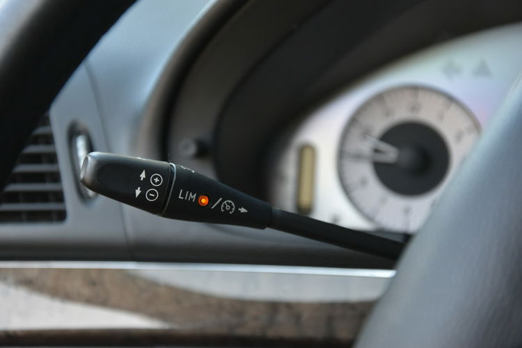 Mercedes E 280 Avantgarde E 280CDi 190KM 2006r. Xenon Skóra NAV niski przebieg 109tkm zdjęcie 31