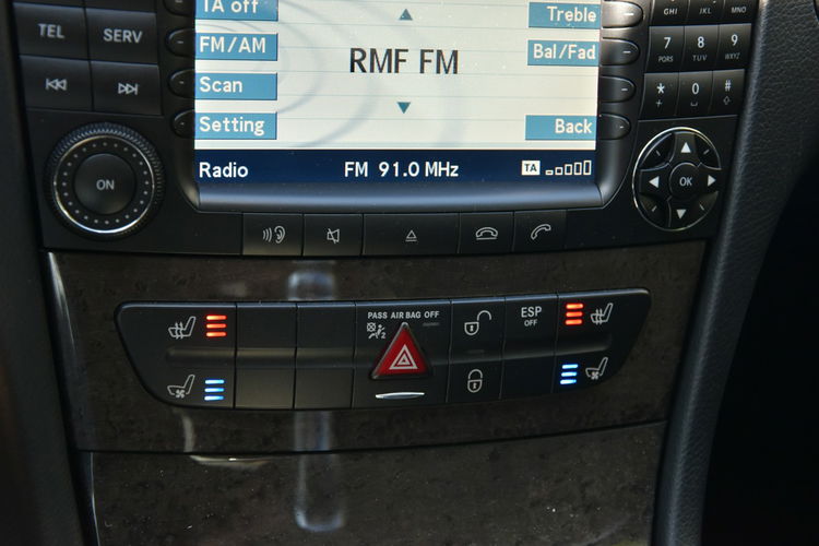 Mercedes E 280 Avantgarde E 280CDi 190KM 2006r. Xenon Skóra NAV niski przebieg 109tkm zdjęcie 34