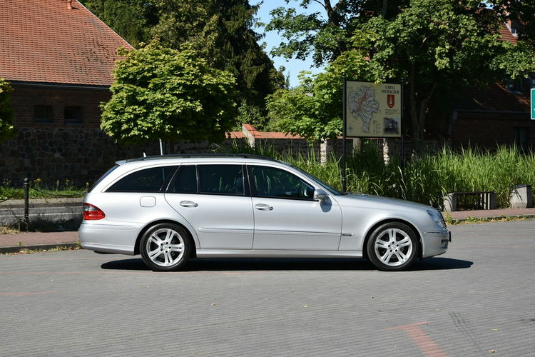 Mercedes E 280 Avantgarde E 280CDi 190KM 2006r. Xenon Skóra NAV niski przebieg 109tkm zdjęcie 7