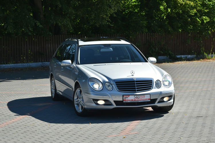 Mercedes E 280 Avantgarde E 280CDi 190KM 2006r. Xenon Skóra NAV niski przebieg 109tkm zdjęcie 8