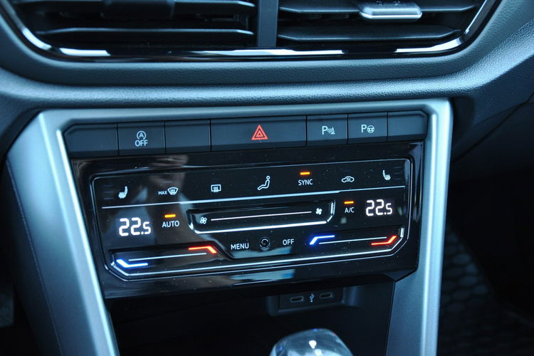 Volkswagen T-Roc 1.5 TSI 150KM Life DSG Polski Salon Gwarancja FV marża zdjęcie 18