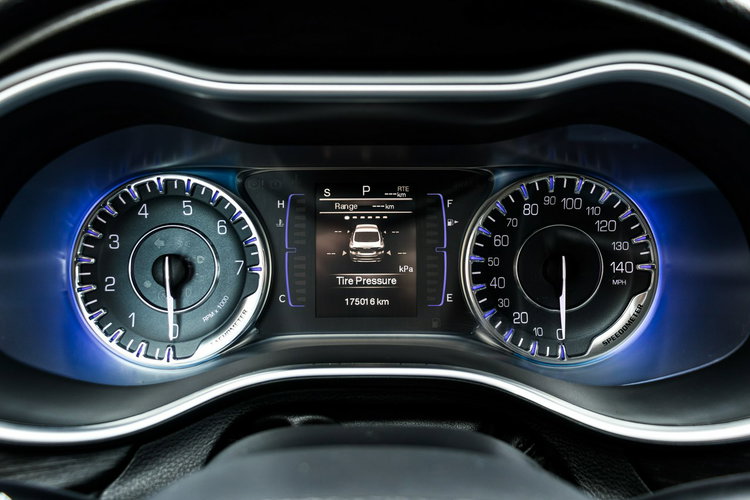 Chrysler 200 2.4_Benzyna_Gaz_175 KM_175 tyś. km zdjęcie 13