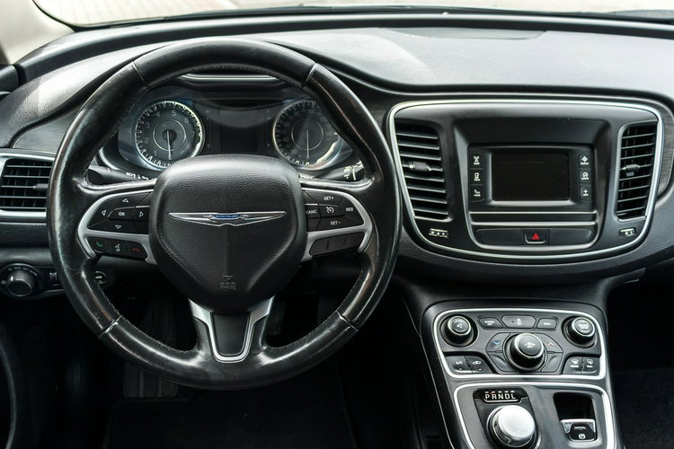 Chrysler 200 2.4_Benzyna_Gaz_175 KM_175 tyś. km zdjęcie 15