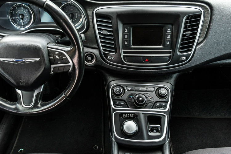 Chrysler 200 2.4_Benzyna_Gaz_175 KM_175 tyś. km zdjęcie 17