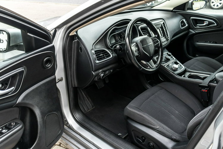 Chrysler 200 2.4_Benzyna_Gaz_175 KM_175 tyś. km zdjęcie 20