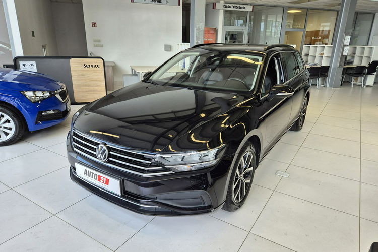 Volkswagen Passat Salon PL LED Skóry kamera 360 Gwarancja od Dealera VAT 23% zdjęcie 1