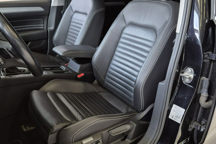 Volkswagen Passat Salon PL LED Skóry kamera 360 Gwarancja od Dealera VAT 23% zdjęcie 10